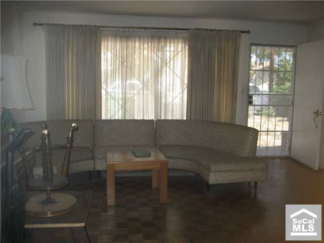 301-n-bewley-santa-ana-living-room.jpg